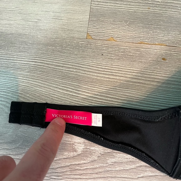 Victoria’s Secret 36C pink & black flirt bandeau bikini tops - Picture 7 of 16